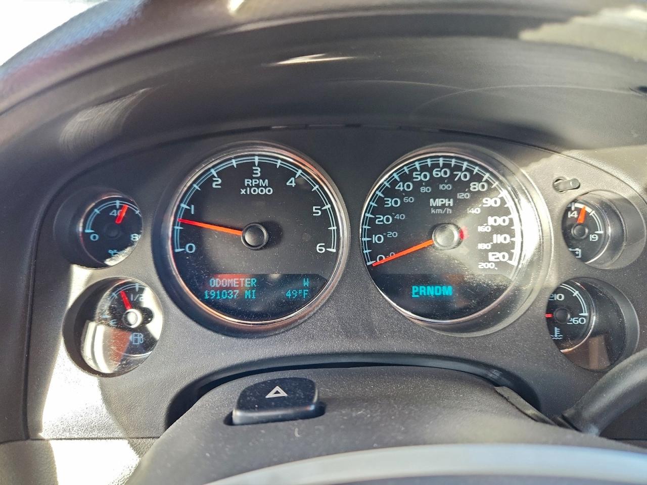 Chevrolet Suburban K1500 Ltz Image 11