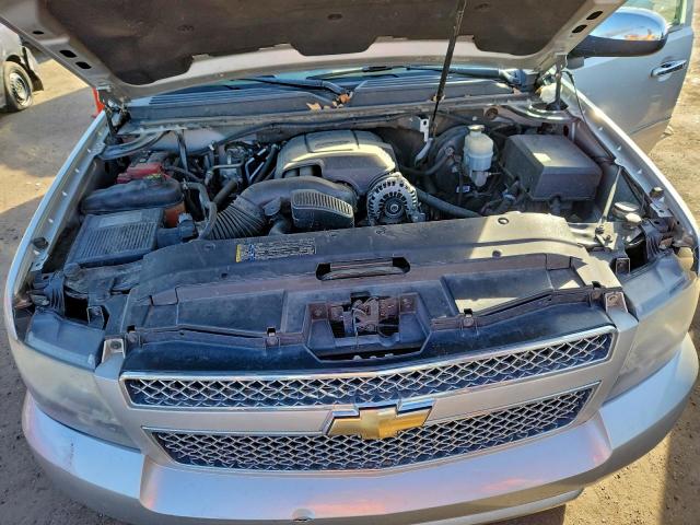 Chevrolet Suburban K1500 Ltz Image 8