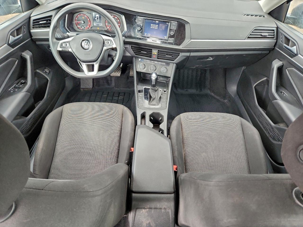 Volkswagen Jetta S Image 7