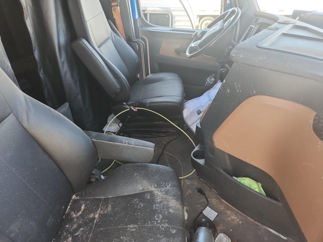 Freightliner Cascadia 1 Image 9