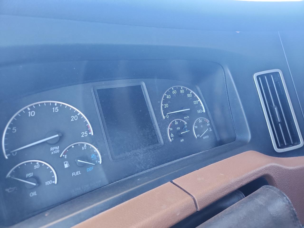 Freightliner Cascadia 1 Image 2