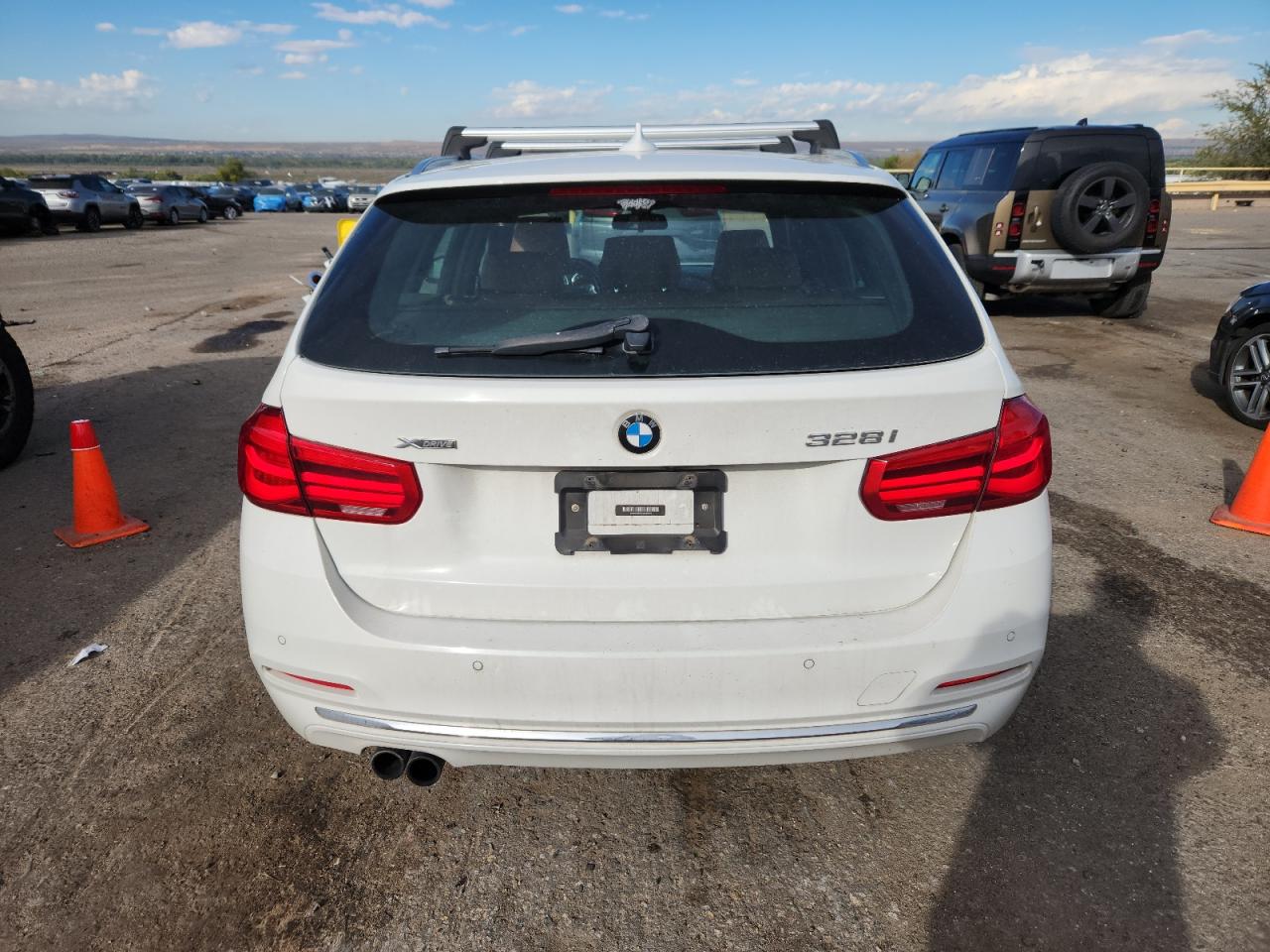 BMW 3 Series Xi Image 2