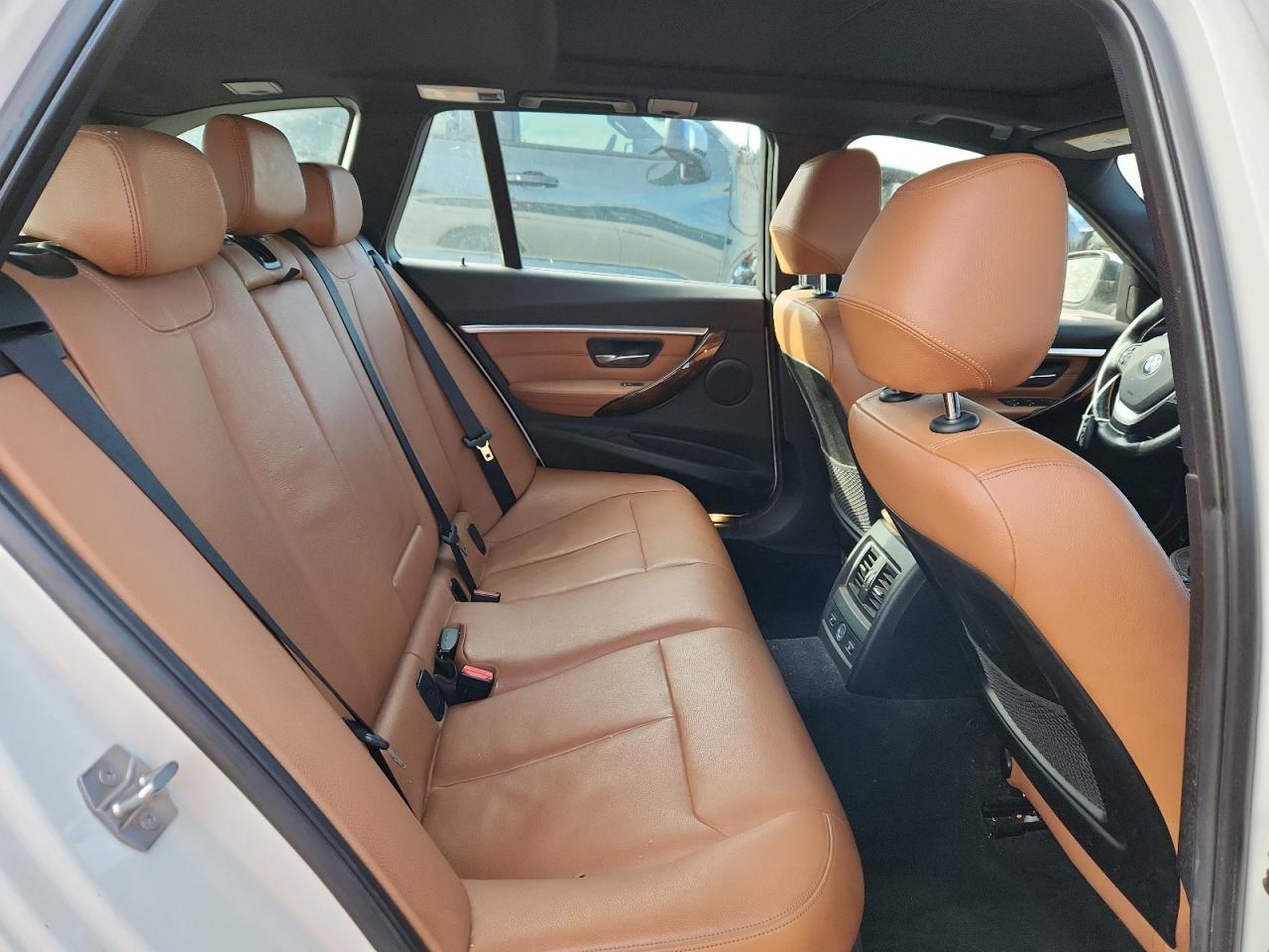 BMW 3 Series Xi Image 11