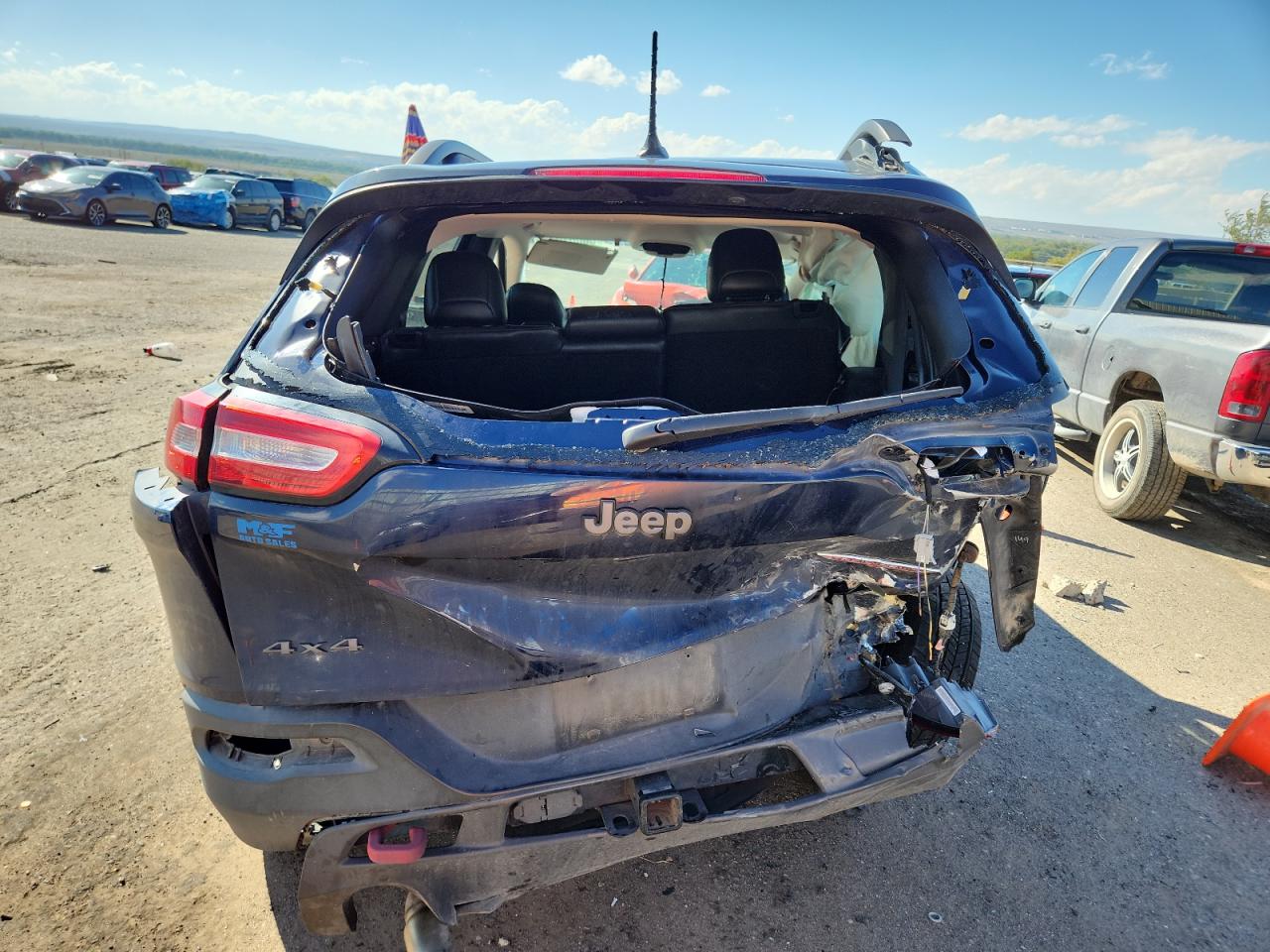 Jeep Cherokee Trailhawk Image 6