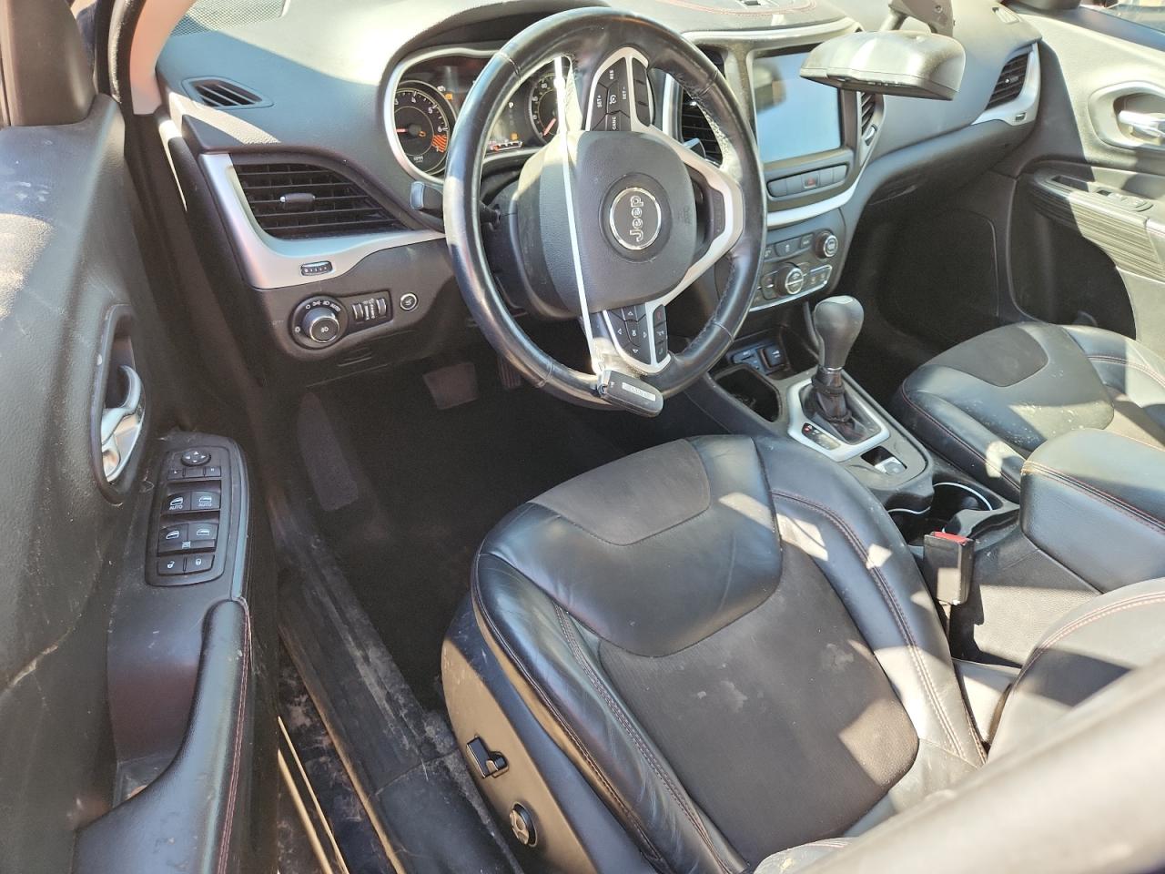 Jeep Cherokee Trailhawk Image 11