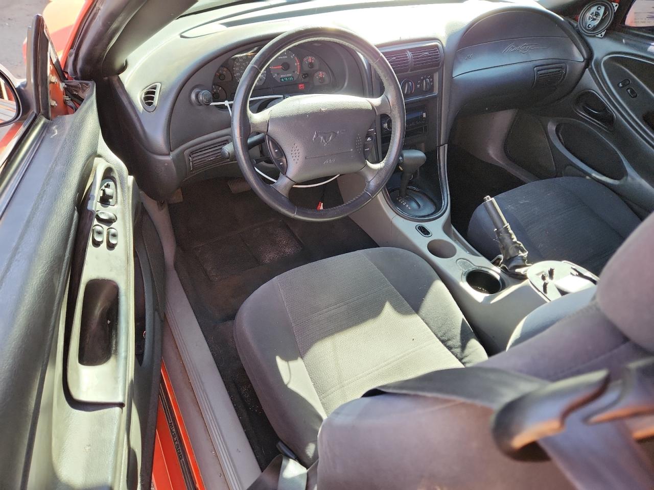 Ford Mustang Image 5