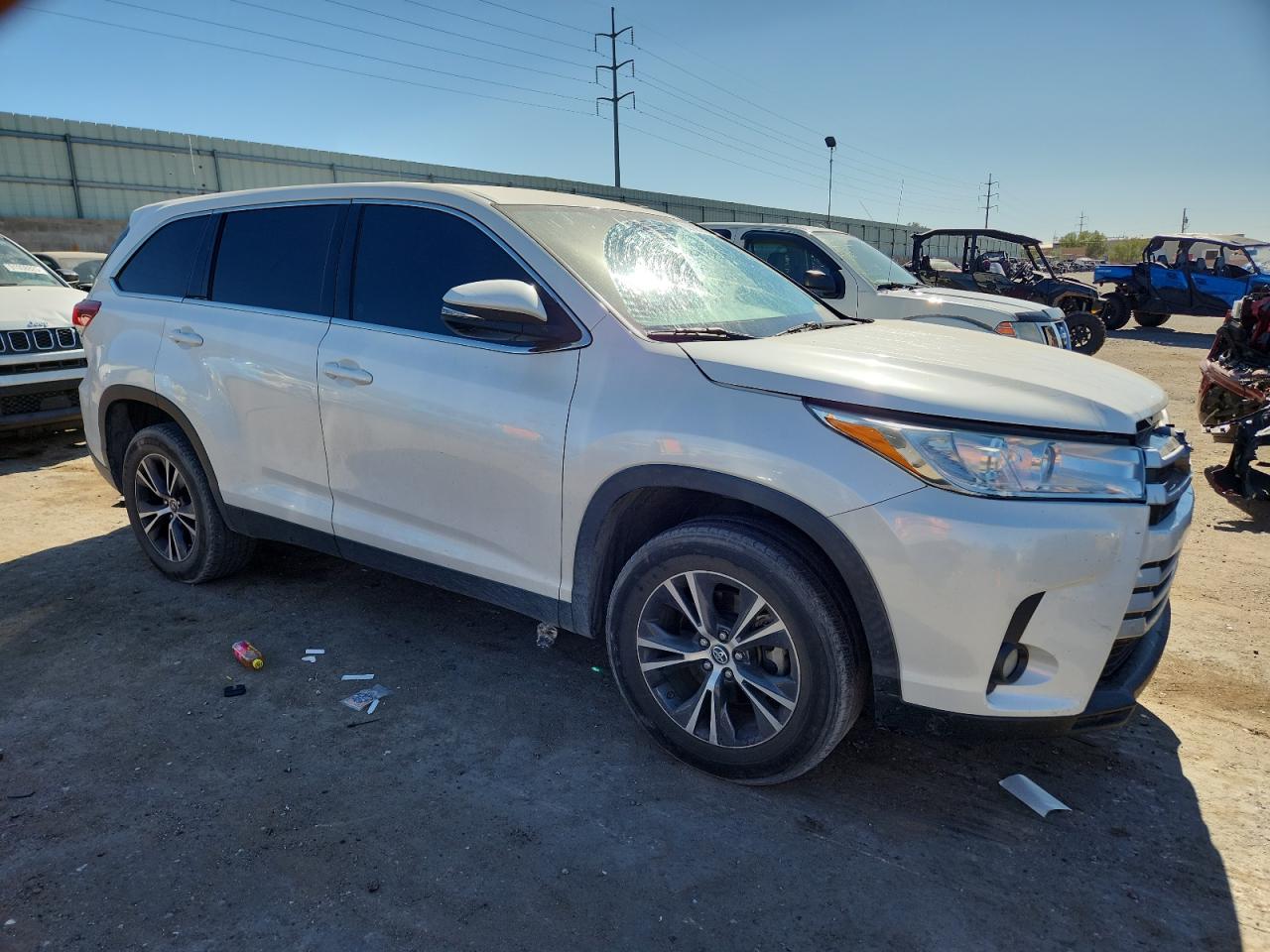 Toyota Highlander Le Image 12