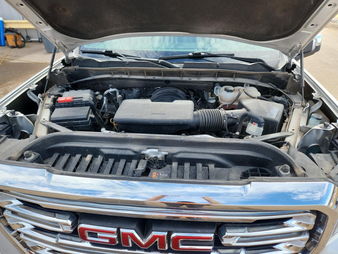 GMC Sierra K1500 Slt Image 3