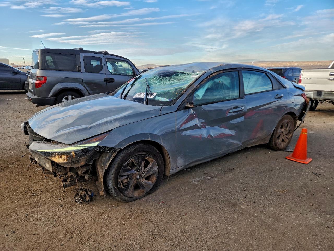 Hyundai ELANTRA Sel Image 1