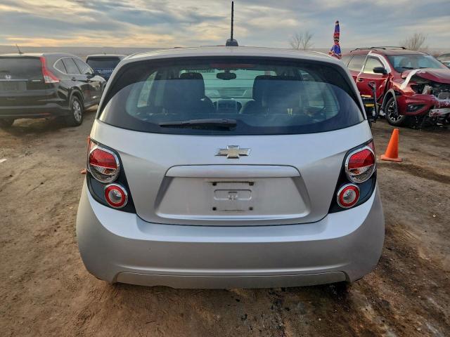 Chevrolet Sonic Lt Image 11