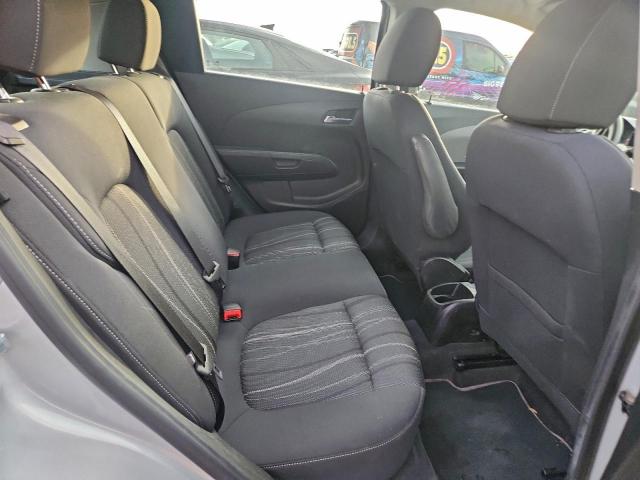 Chevrolet Sonic Lt Image 6