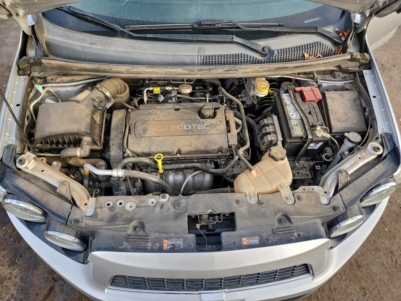 Chevrolet Sonic Lt Image 8