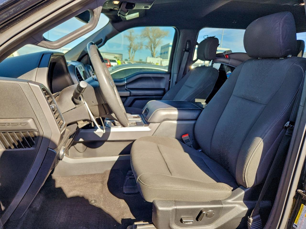 Ford F-150 Supercrew Image 7