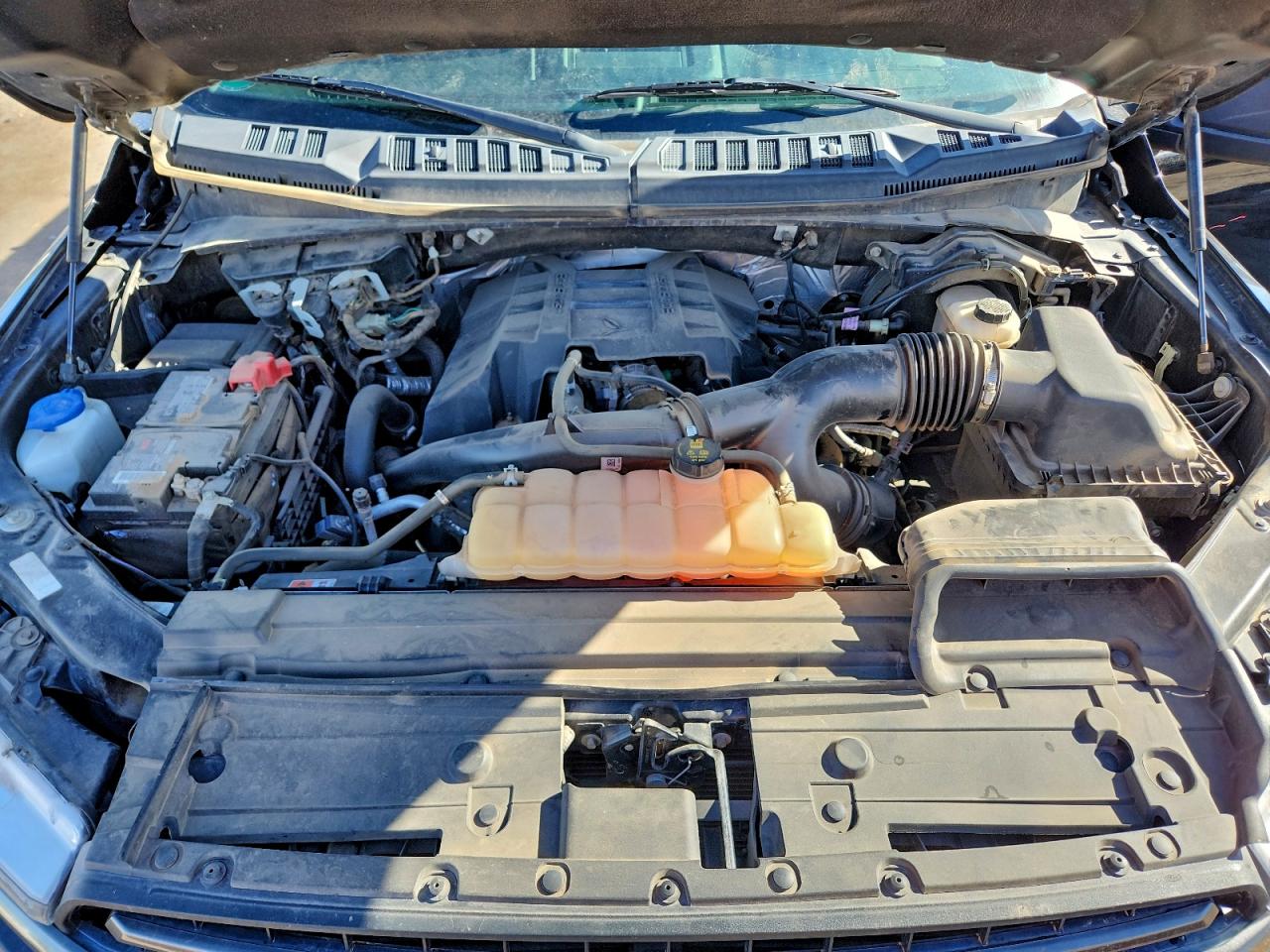 Ford F-150 Supercrew Image 12