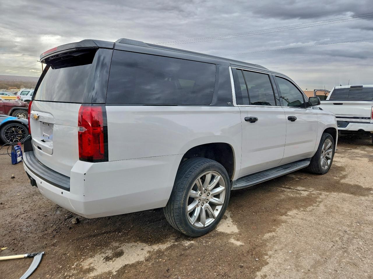 Chevrolet Suburban K1500 Lt Image 5