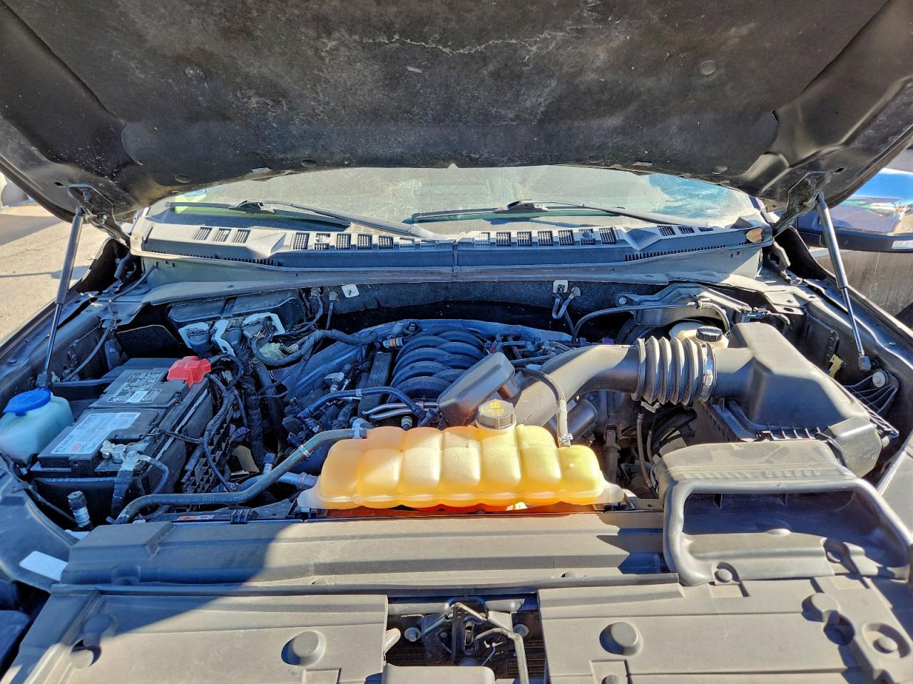 Ford F-150 Supercrew Image 12