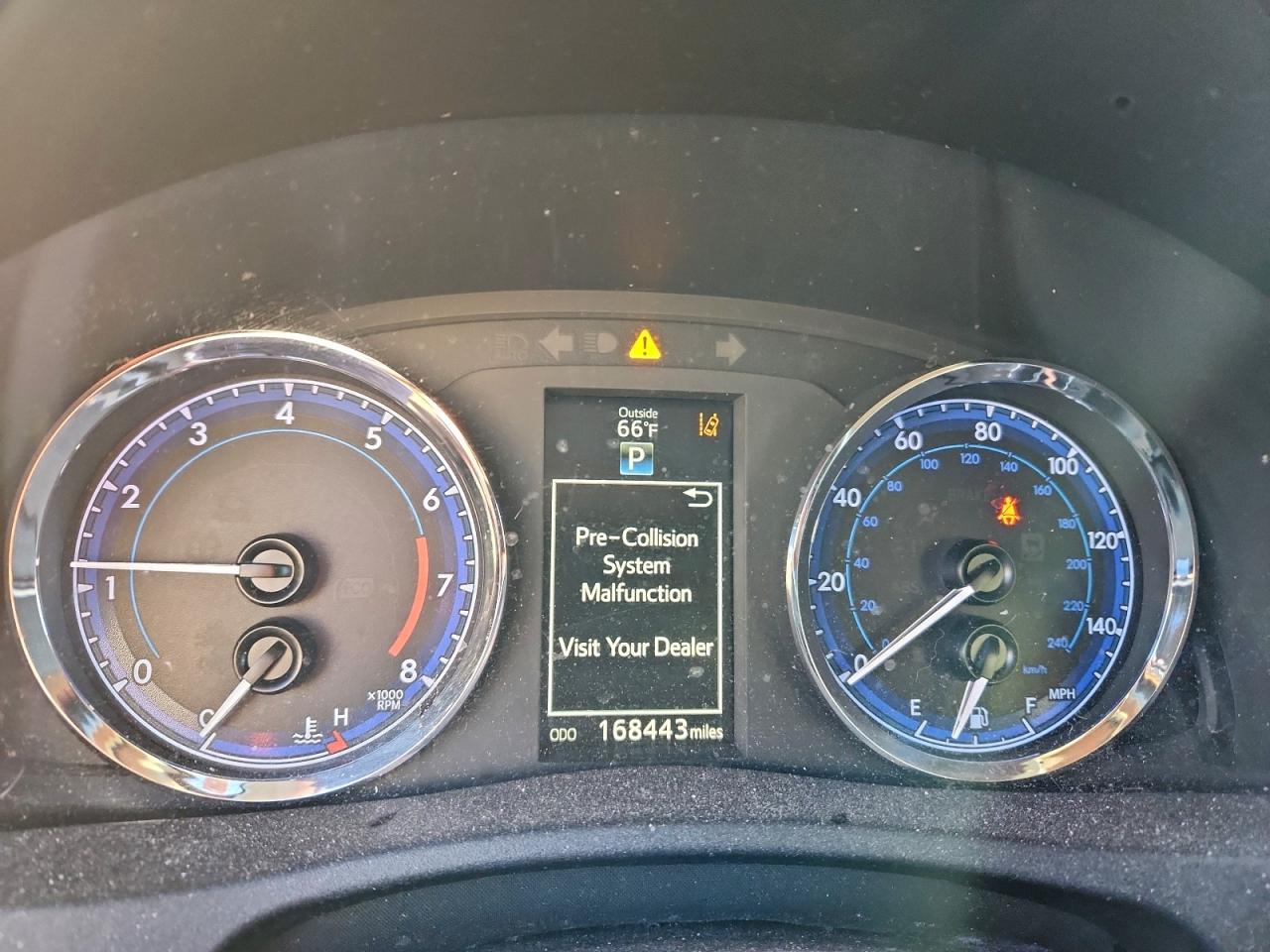 Toyota Corolla L Image 7