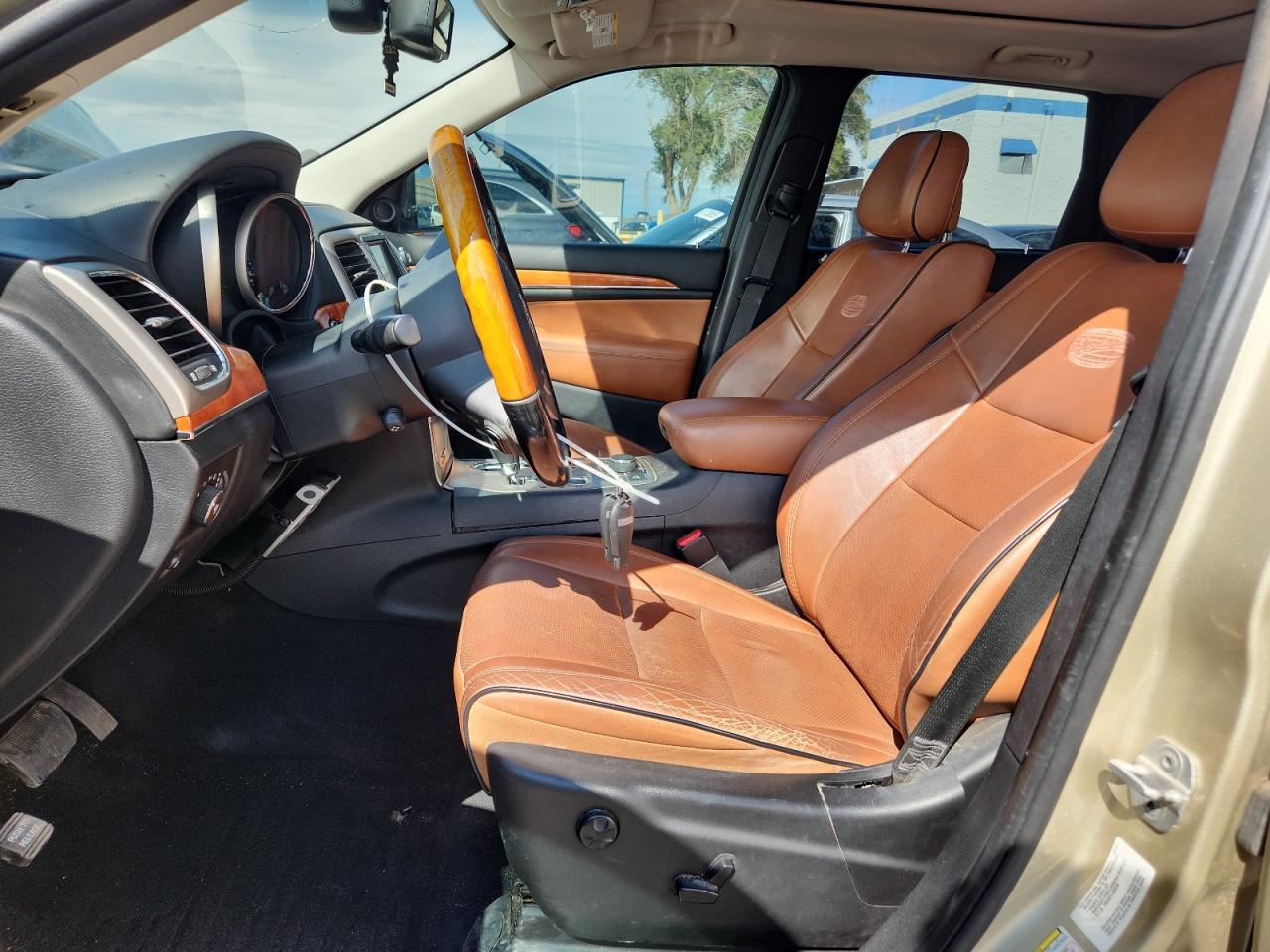 Jeep Grand Cherokee Overland Image 12