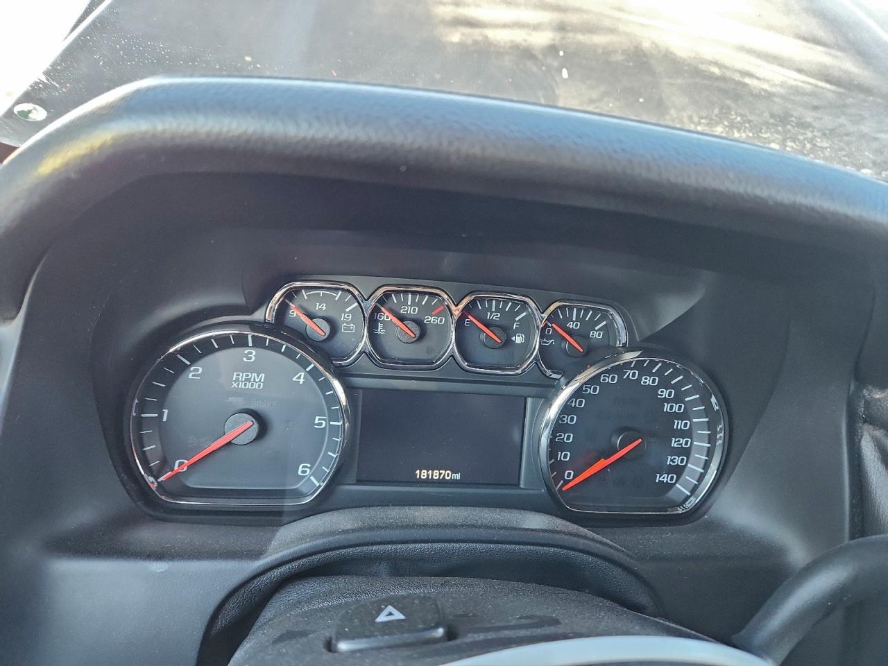 Chevrolet Suburban K1500 Ltz Image 4