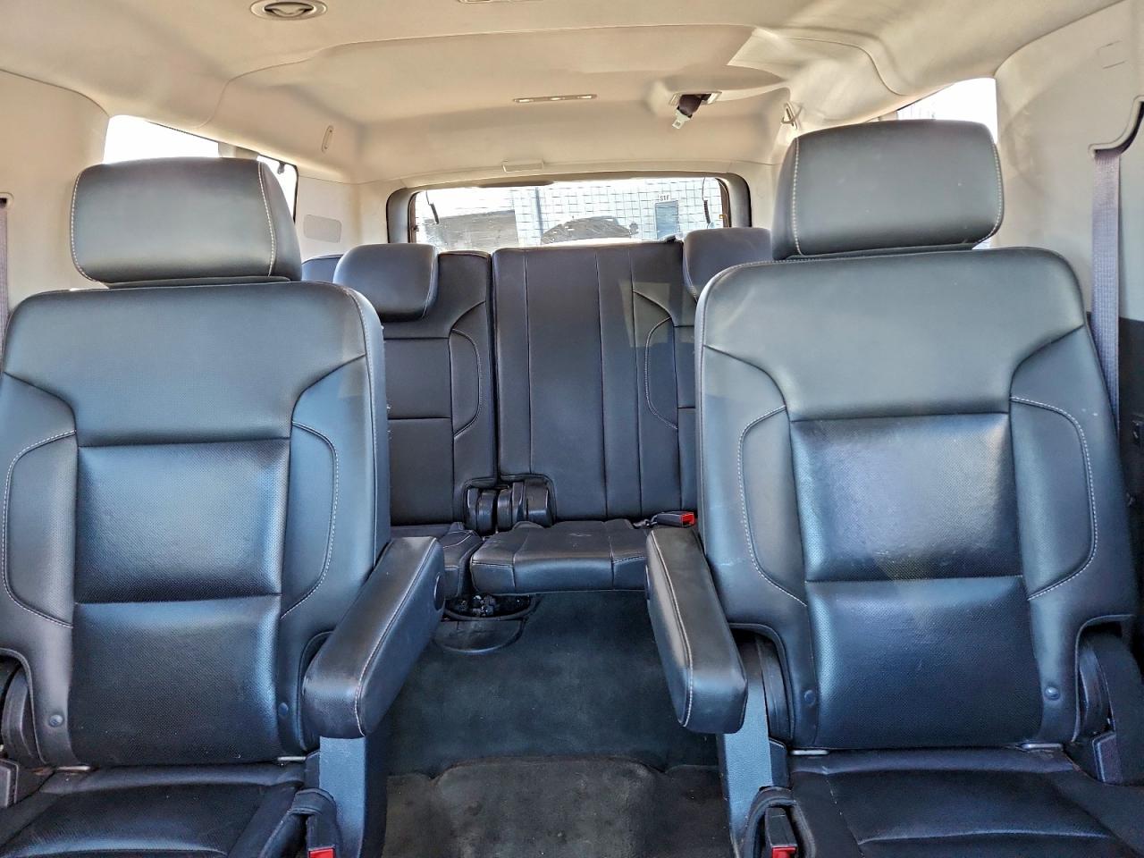 Chevrolet Suburban K1500 Ltz Image 3