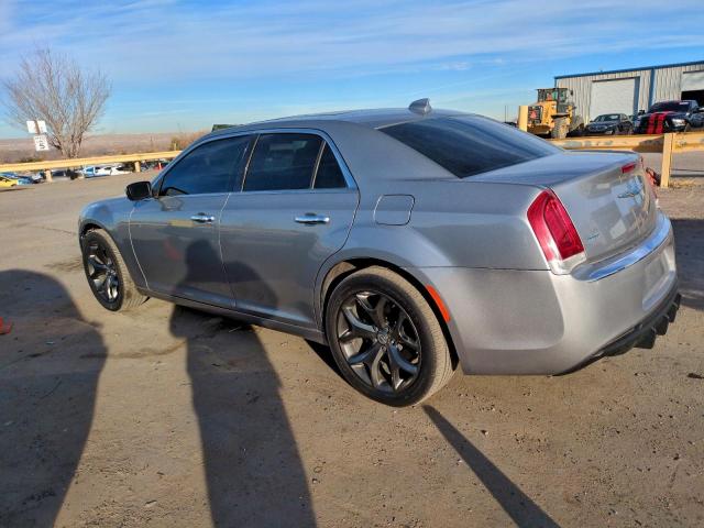 Chrysler 300 Limited Image 3