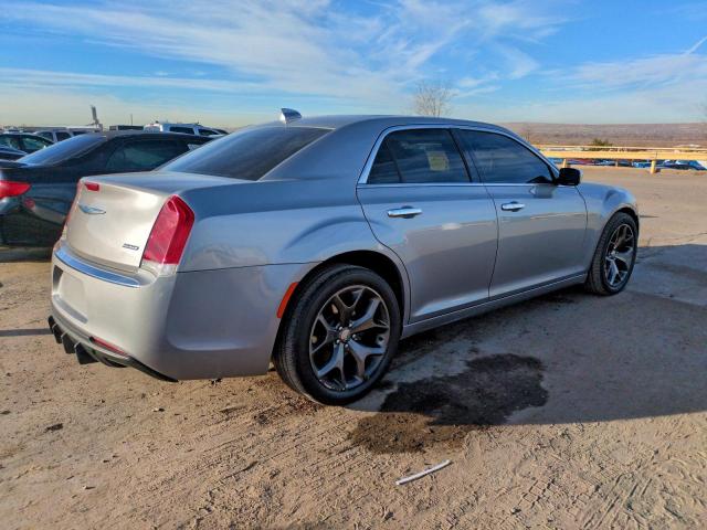 Chrysler 300 Limited Image 4