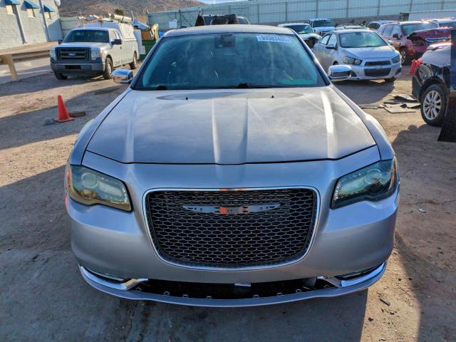 Chrysler 300 Limited Image 5