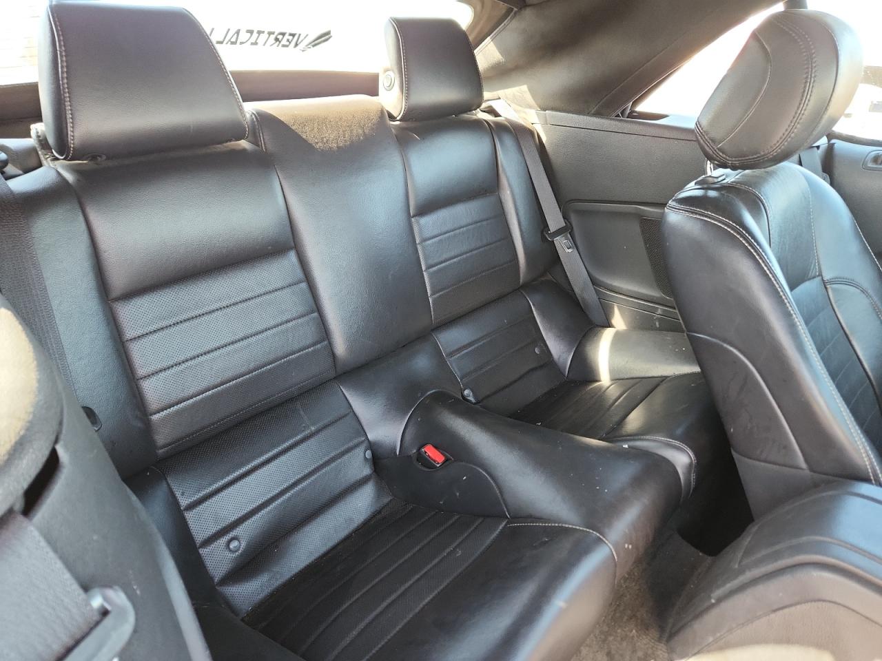 Ford Mustang Image 12