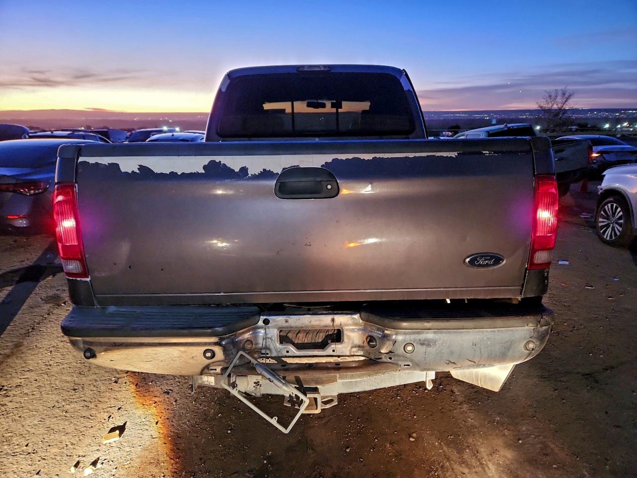 Ford F-350 Srw Super Duty Image 7