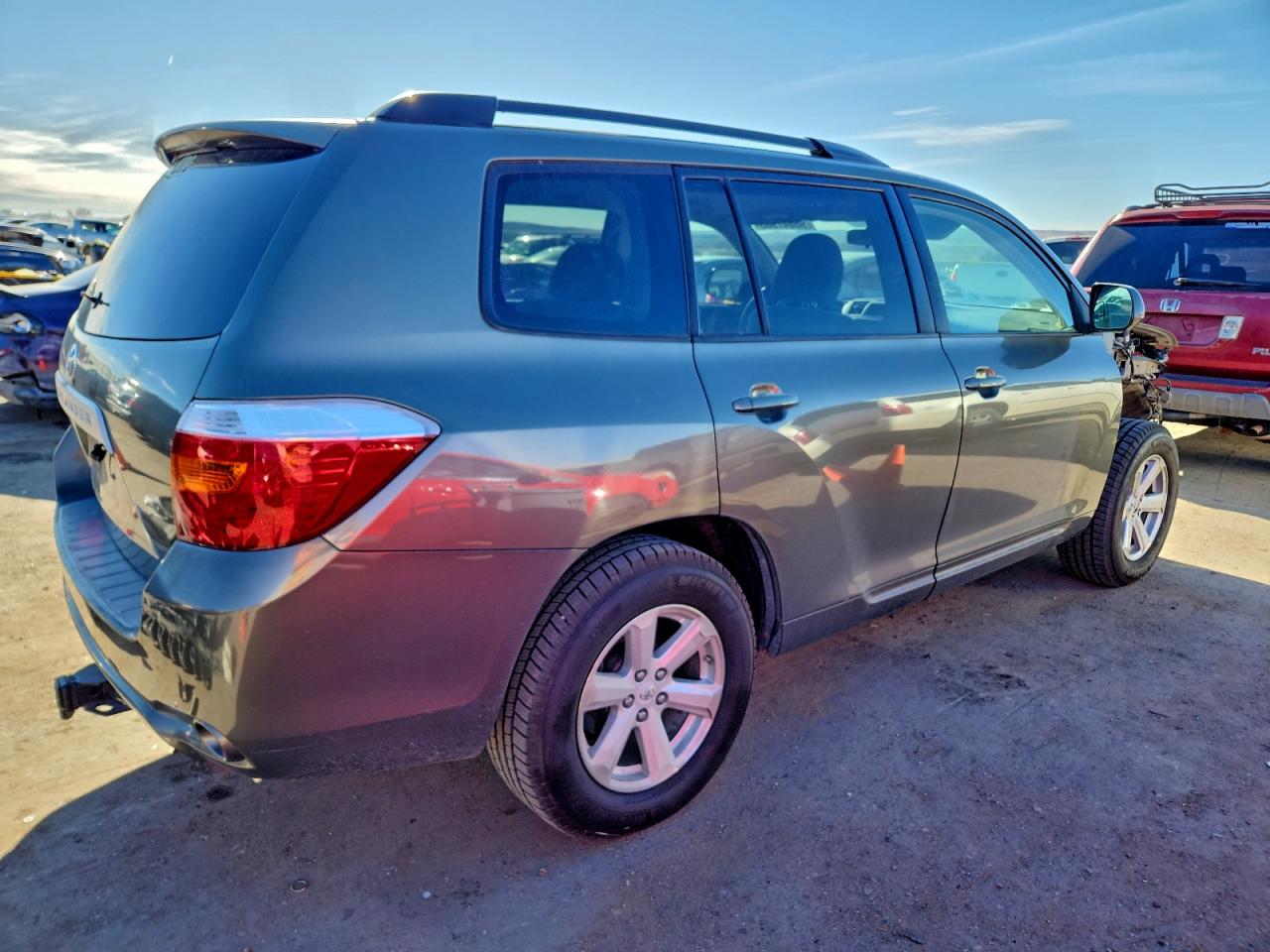 Toyota Highlander Image 2