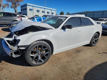  Salvage Chrysler 300