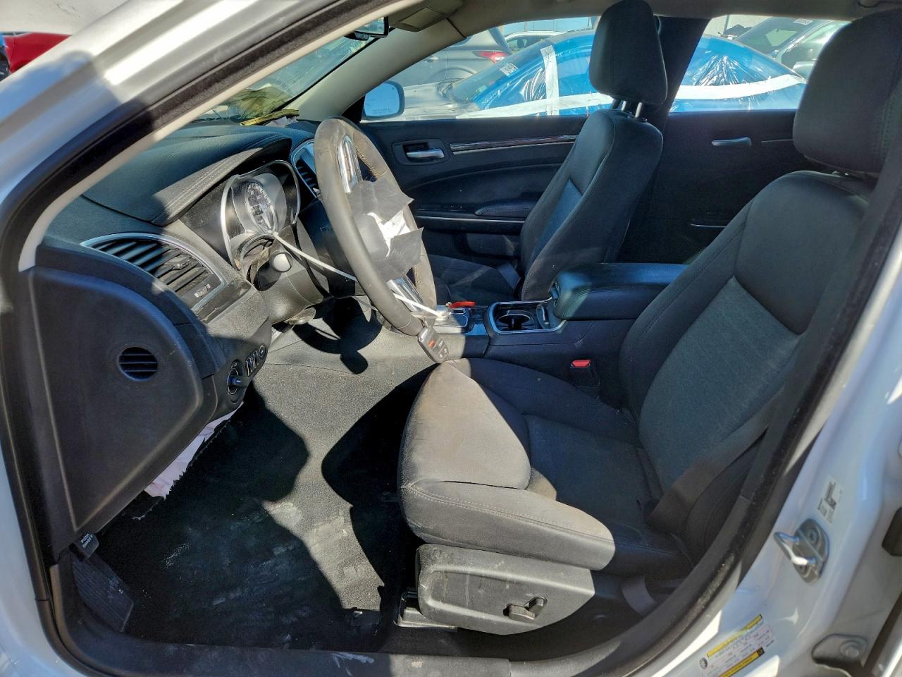 Chrysler 300 Touring Image 11