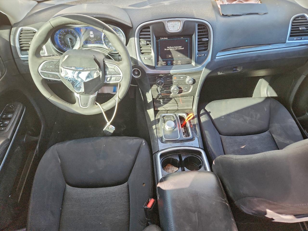 Chrysler 300 Touring Image 8