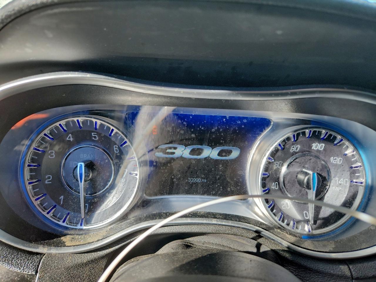 Chrysler 300 Touring Image 6