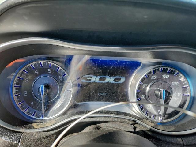 Chrysler 300 Touring Image 6