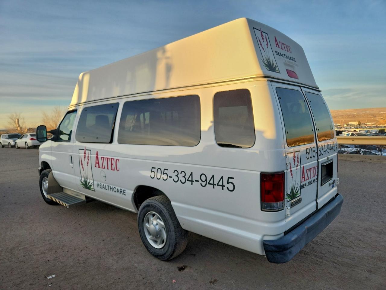 Ford Econoline E350 Super Duty Van Image 7