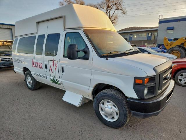 Ford Econoline E350 Super Duty Van Image 4