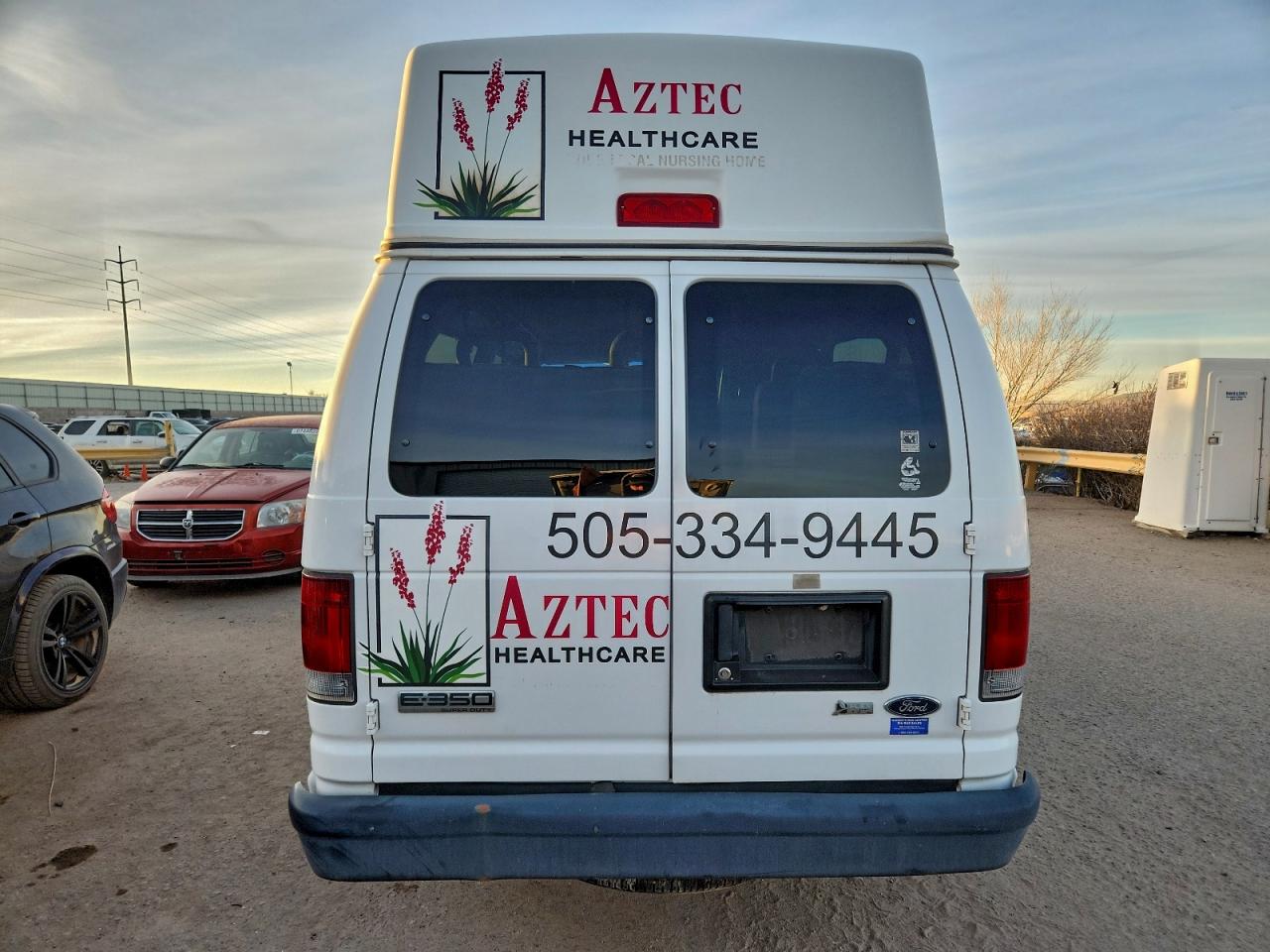 Ford Econoline E350 Super Duty Van Image 5