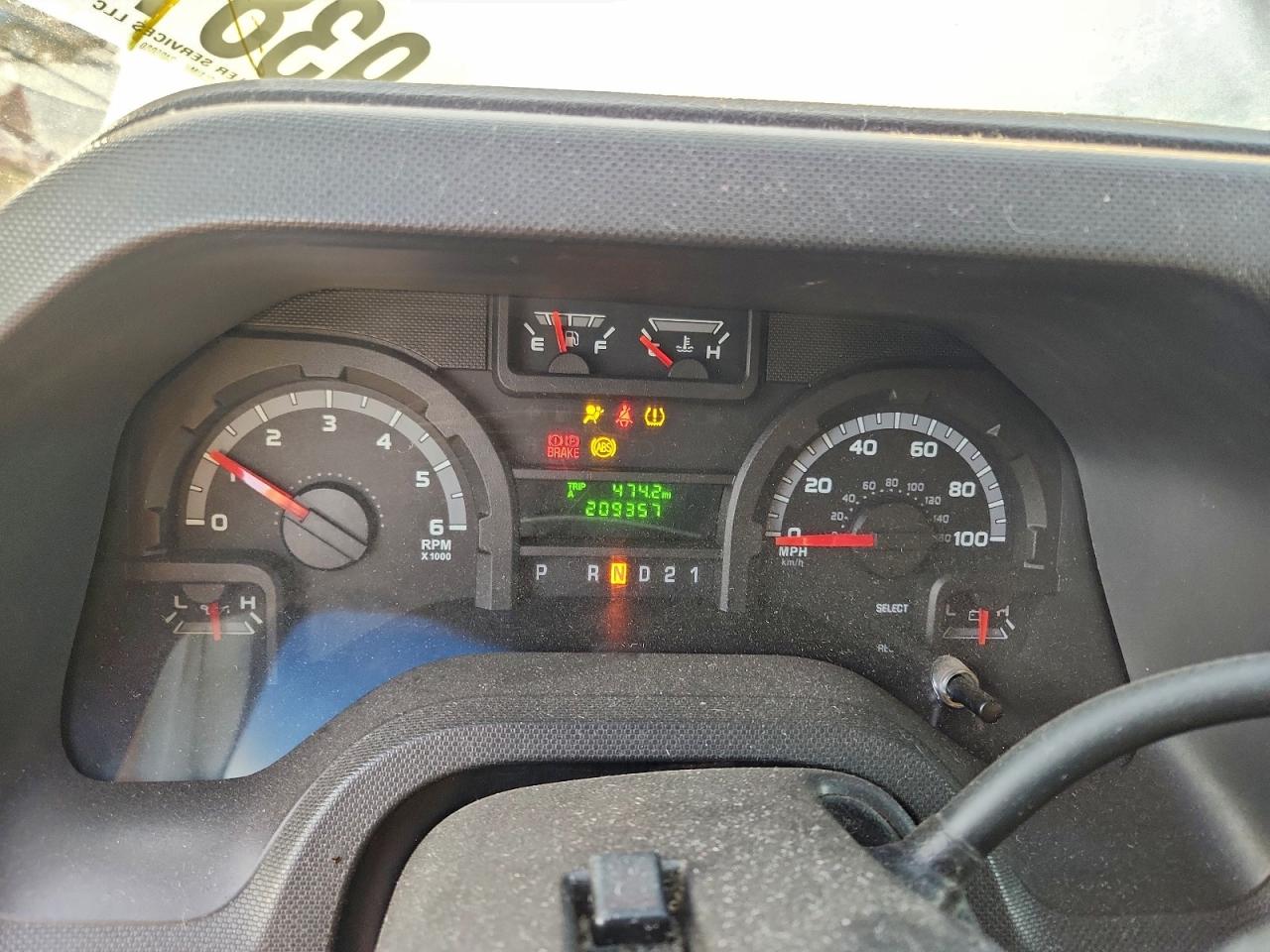 Ford Econoline E350 Super Duty Van Image 6