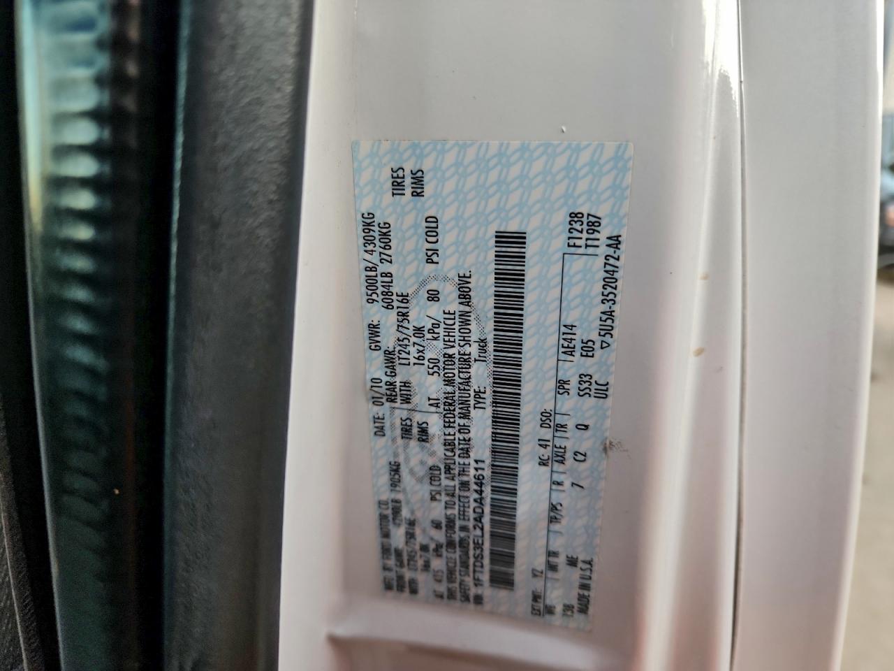 Ford Econoline E350 Super Duty Van Image 9