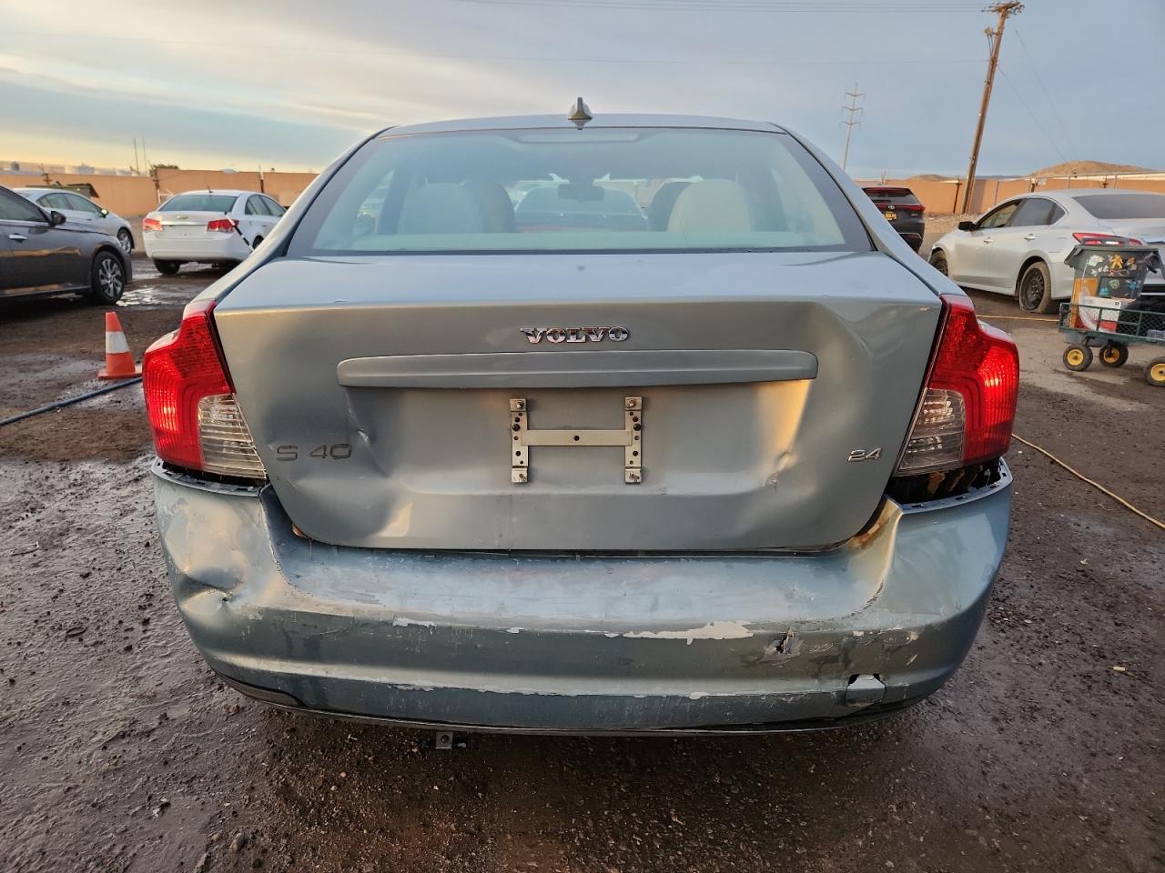 Volvo S40 2.4i Image 9