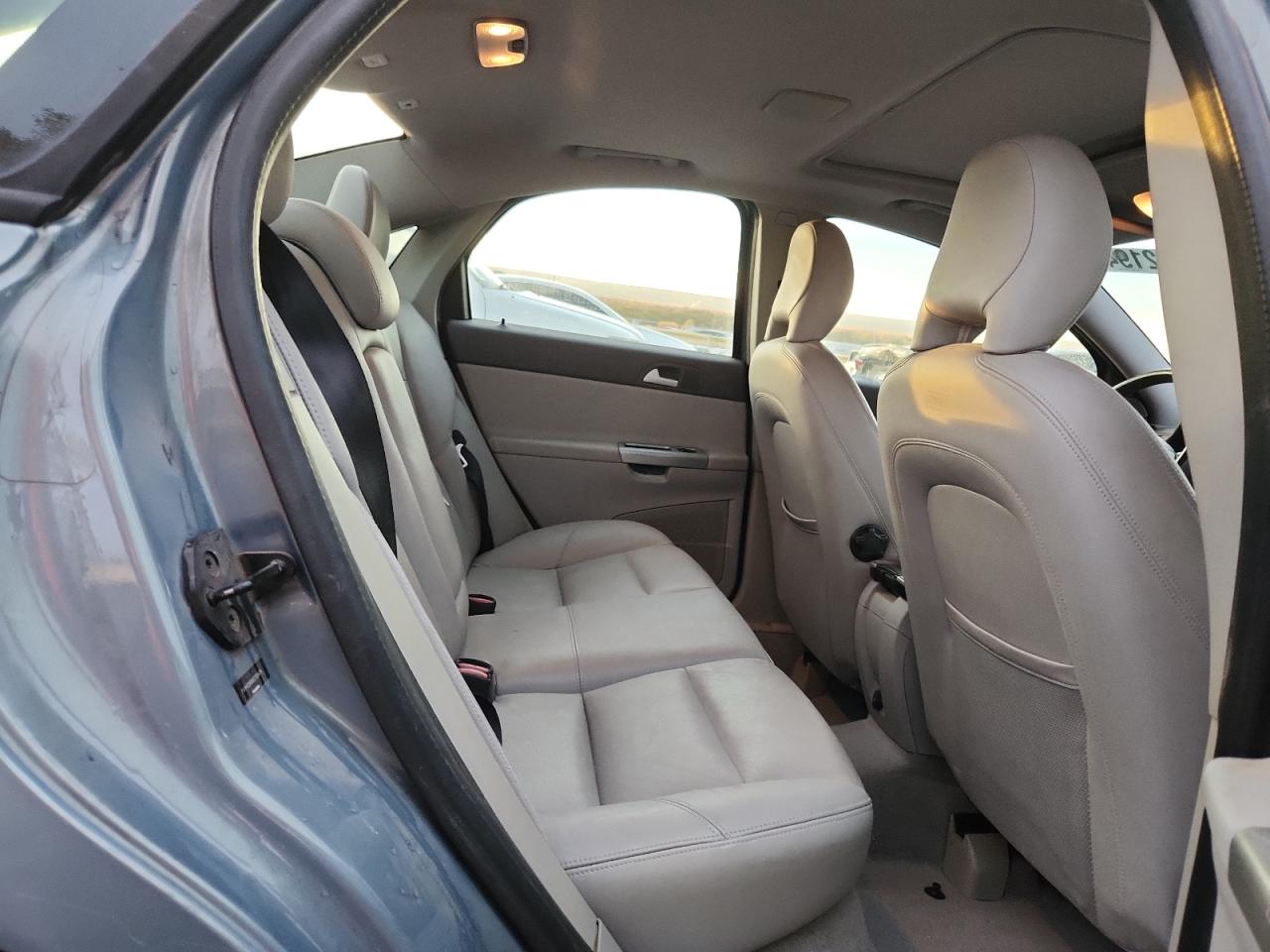 Volvo S40 2.4i Image 7