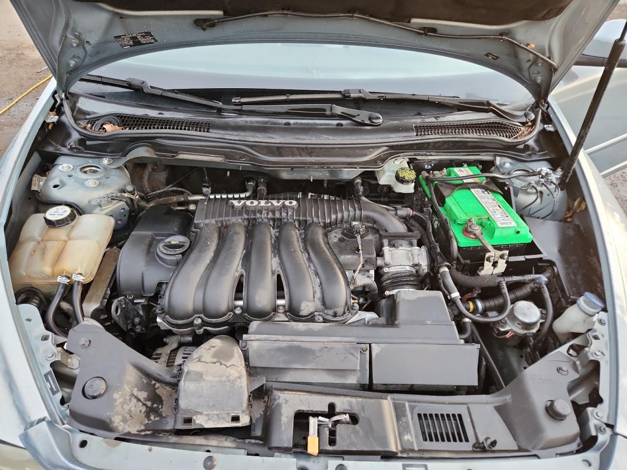 Volvo S40 2.4i Image 8