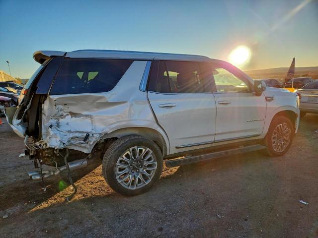 GMC Yukon Denali Ultimate Image 5