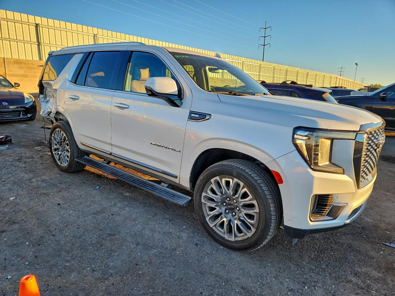 GMC Yukon Denali Ultimate Image 3