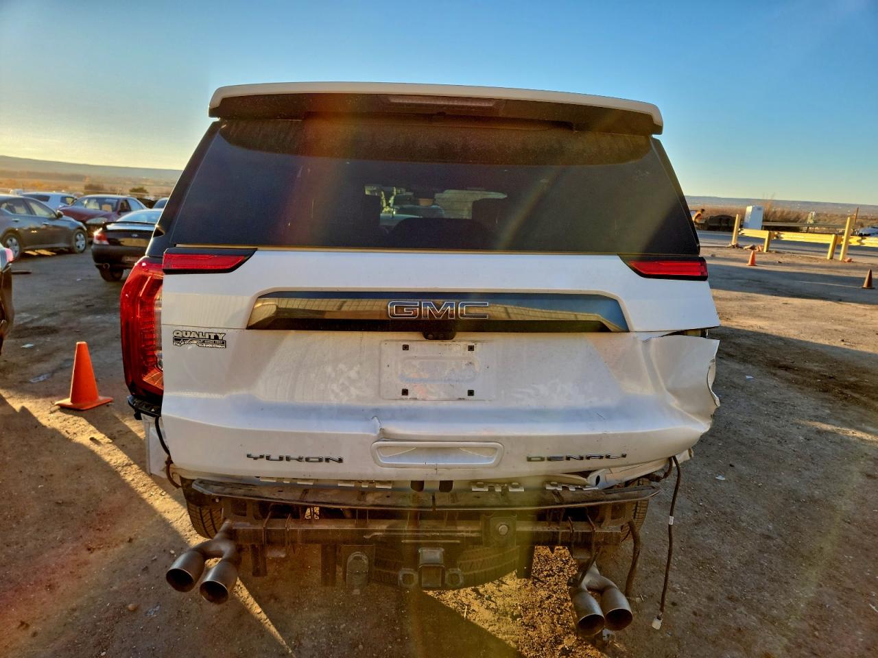 GMC Yukon Denali Ultimate Image 4