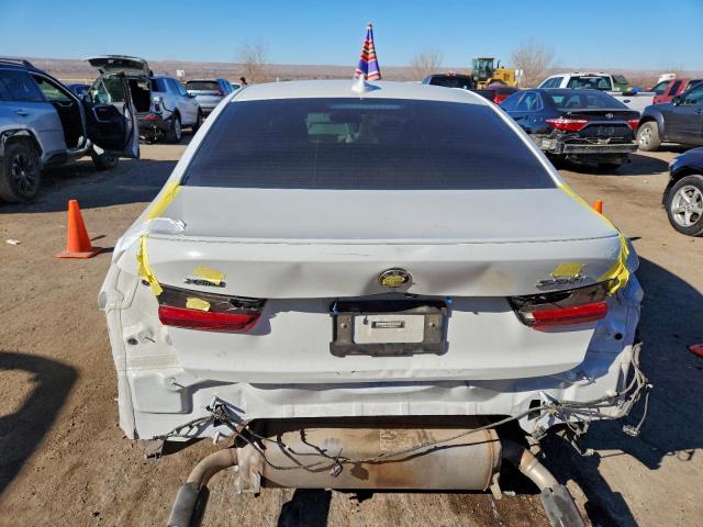 BMW 3 Series Image 8