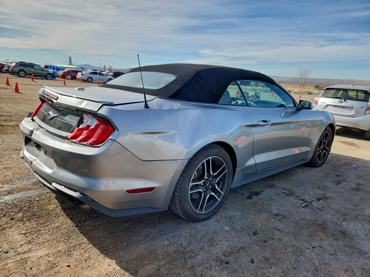 Ford Mustang Image 4