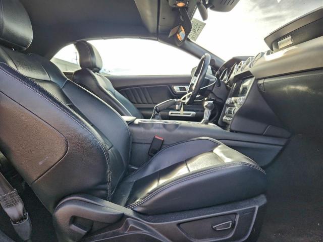 Ford Mustang Image 7