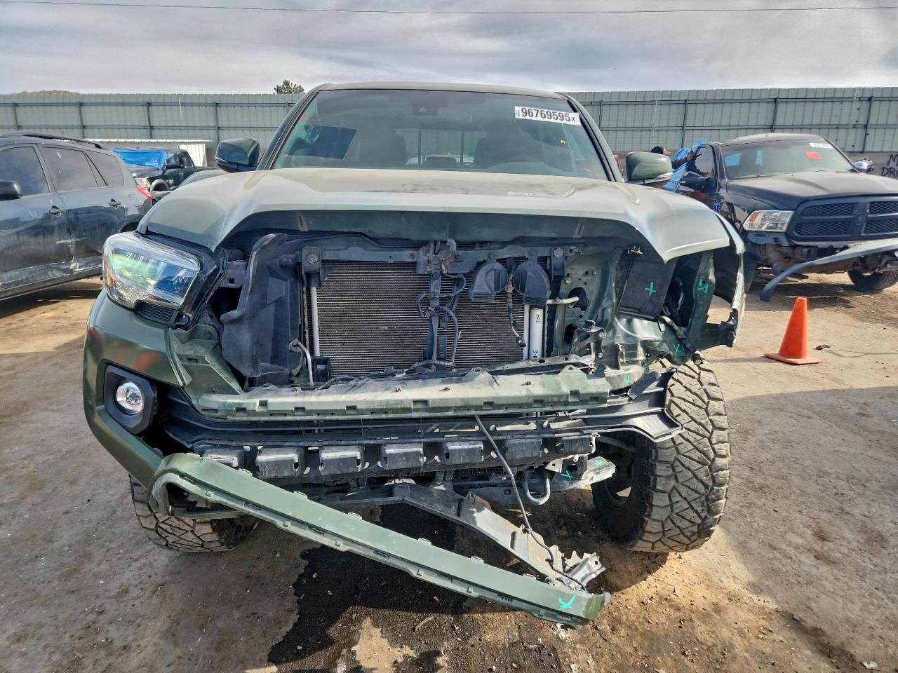 Toyota Tacoma Double Cab Image 6